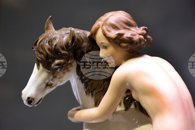 Варна - „Порцеланът - вечният спътник на лукса“ - изложба