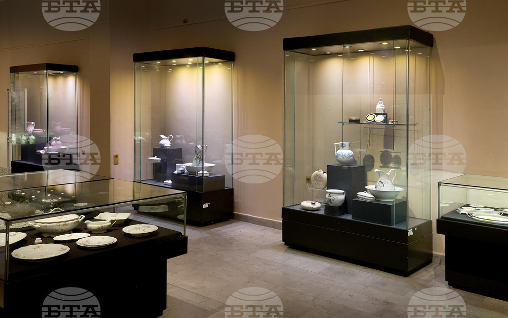 Варна - „Порцеланът - вечният спътник на лукса“ - изложба