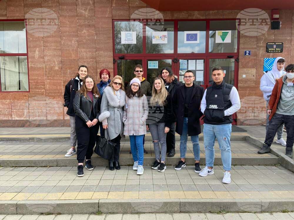 Младежи от Търговище работят по международен проект за превенция на ранното напускане на училище