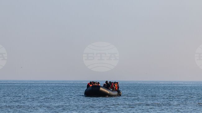 Белга: Деветнадесет души бяха спасени край бреговете на Белгия, докато са се опитвали да достигнат Великобритания с гумена лодка