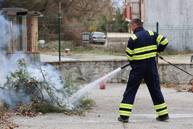 Общо 34 пожара са потушени през изминалото денонощие, няма загинали и пострадали