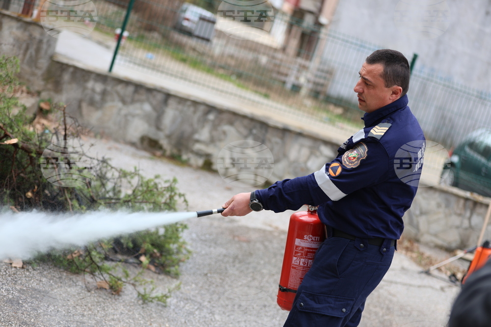 Благоевград - Югозападно държавно предприятие - Регионална дирекция „Пожарна безопасност и защита на населението“ - пресконференция - демонстрация