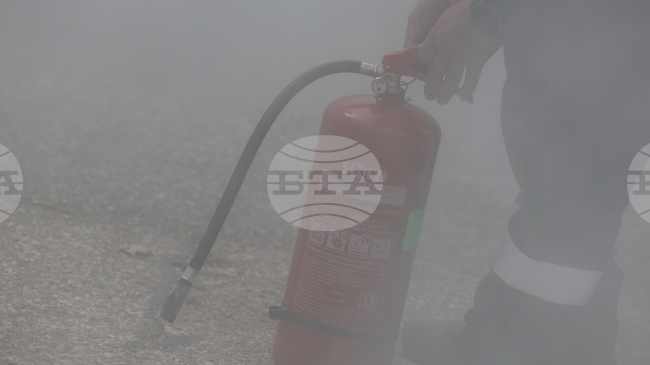 Един човек е загинал, а един е с опасност за живота след пожари, предизвикани от неизгасена цигара