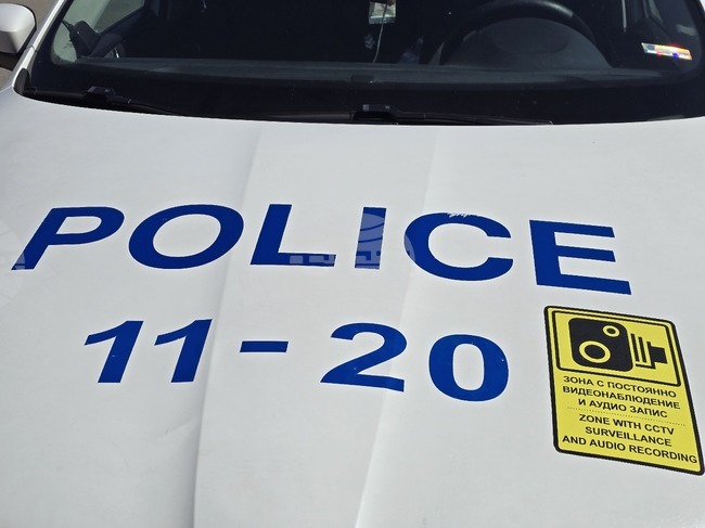 Жена на 74 години от Луковит е предала 920 евро и златни накити на телефонни измамници