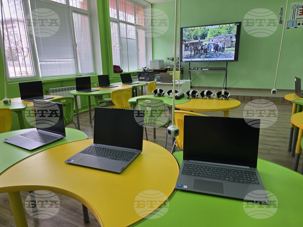 Плевен - СУ „Анастасия Димитрова“ - STEM кабинети - откриване