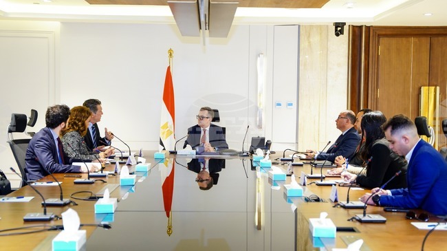 МЕНА: Египетският министър на планирането и директорът на ЕВБР обсъдиха подкрепата за икономическата стабилност на Египет