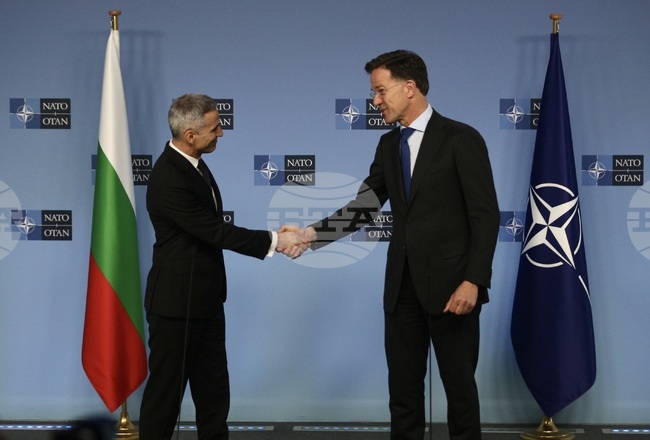 Войната в Украйна е заплаха за евро-атлантическата сигурност, оставаме твърдо със съюзниците в НАТО, заяви служебният премиер Гюров