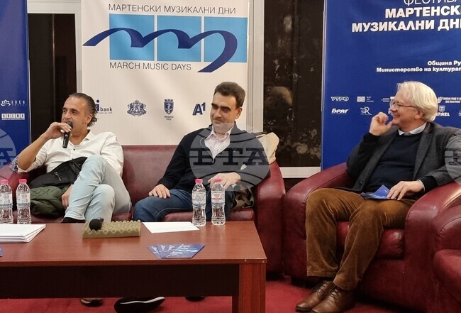 Щастлива съм, че симфоничният оркестър на Варненската опера има тази вечер концерт, каза Ива Чавдарова, директор на "Мартенски музикални дни"