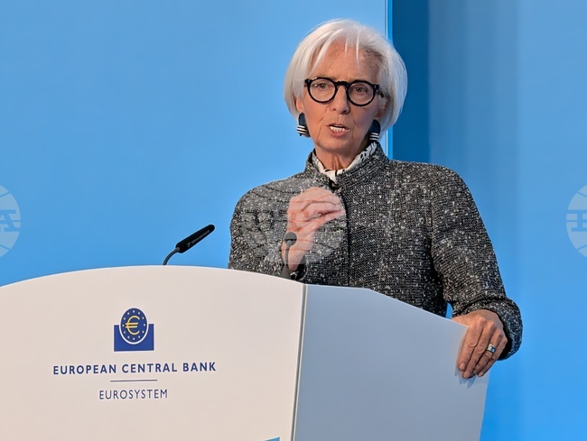 Войната повишава инфлационния риск, ЕЦБ остава „добре позиционирана“, заяви Кристин Лагард 