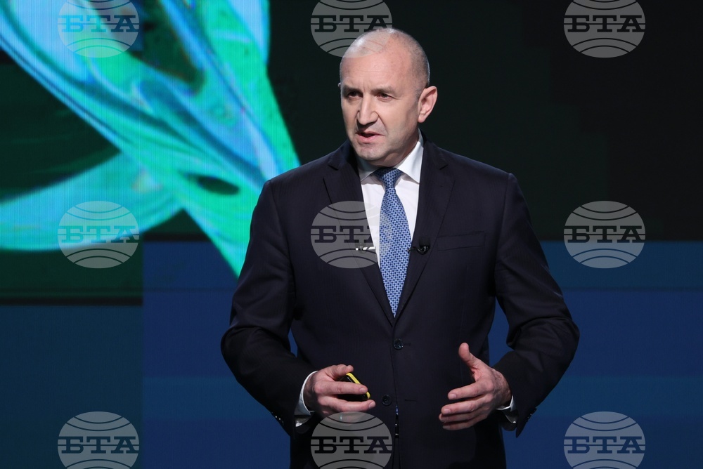 Лидерът на „Прогресивна България“ Румен Радев се среща с граждани във Враца