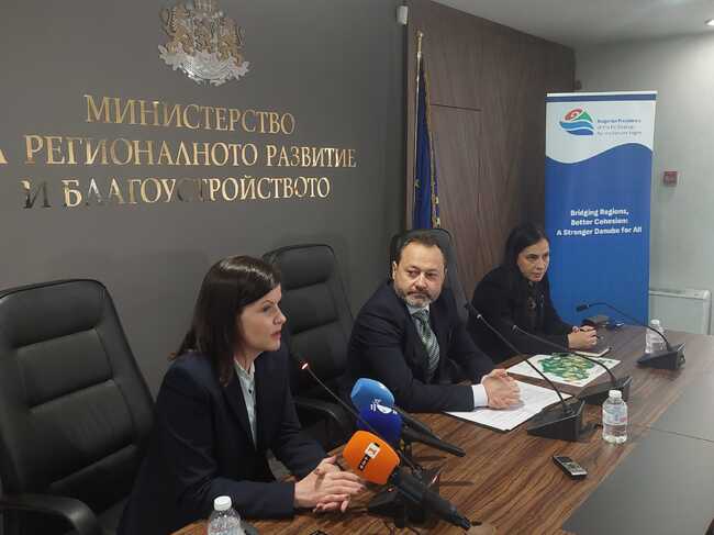 МРРБ: Дигитално проследяване на всеки 14 дни на финансирани обекти по Инвестиционната програма за общински проекти