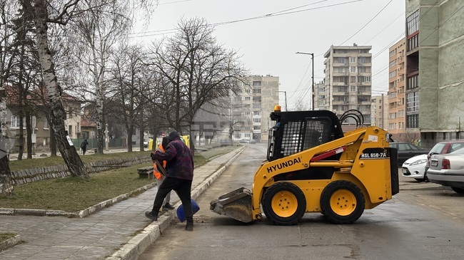 Започна пролетното почистване в Самоков