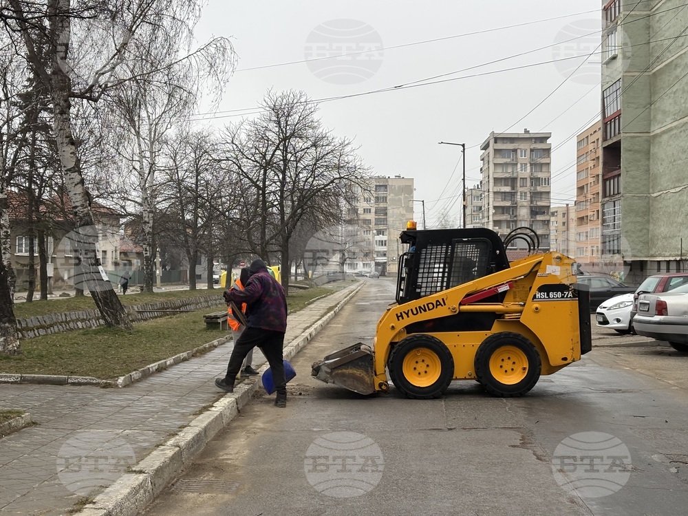 Започна пролетното почистване в Самоков