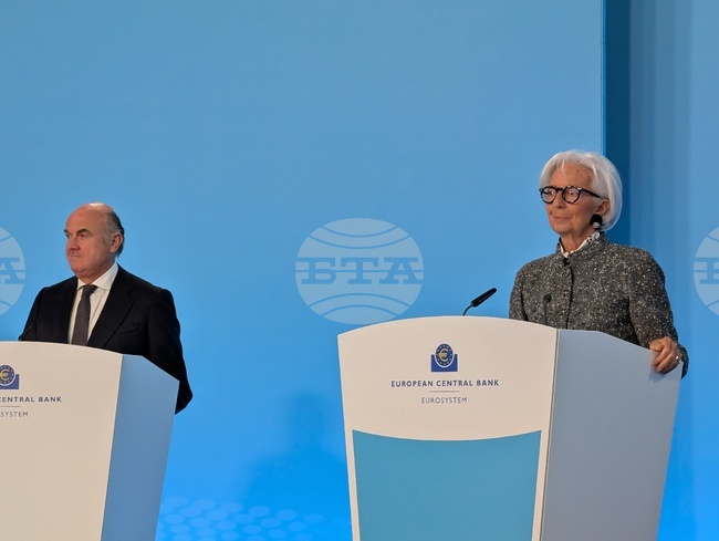 ЕЦБ запази лихвите, повиши прогнозата за инфлацията и я понижи за растежа
