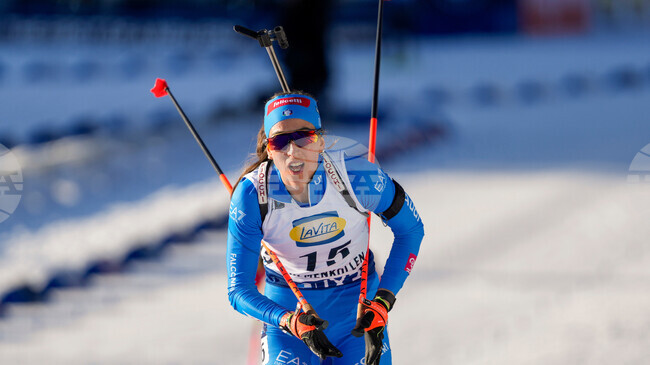Лиза Витоци спечели масовия старт на 12.5 км при жените от Световната купа по биатлон в Холменколен, Жулиа Симон заслужи титлата в дисциплината