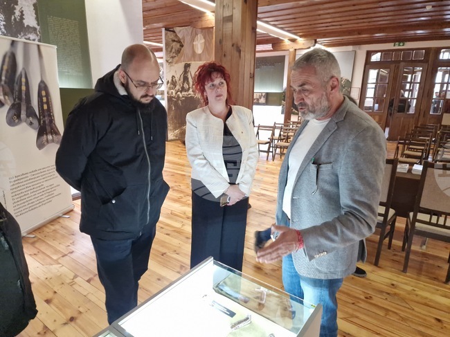 Велико Търново - изложба „Намерена памет: Смилянските ножове - мъжките бижута на Родопите“