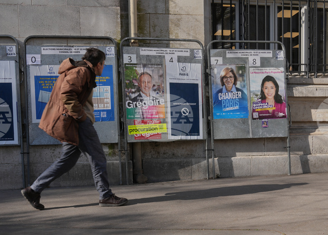 Франция гласува на балотаж на местните избори при оспорвана надпревара