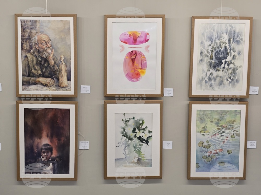 Плевен - изложба - триенале - акварел