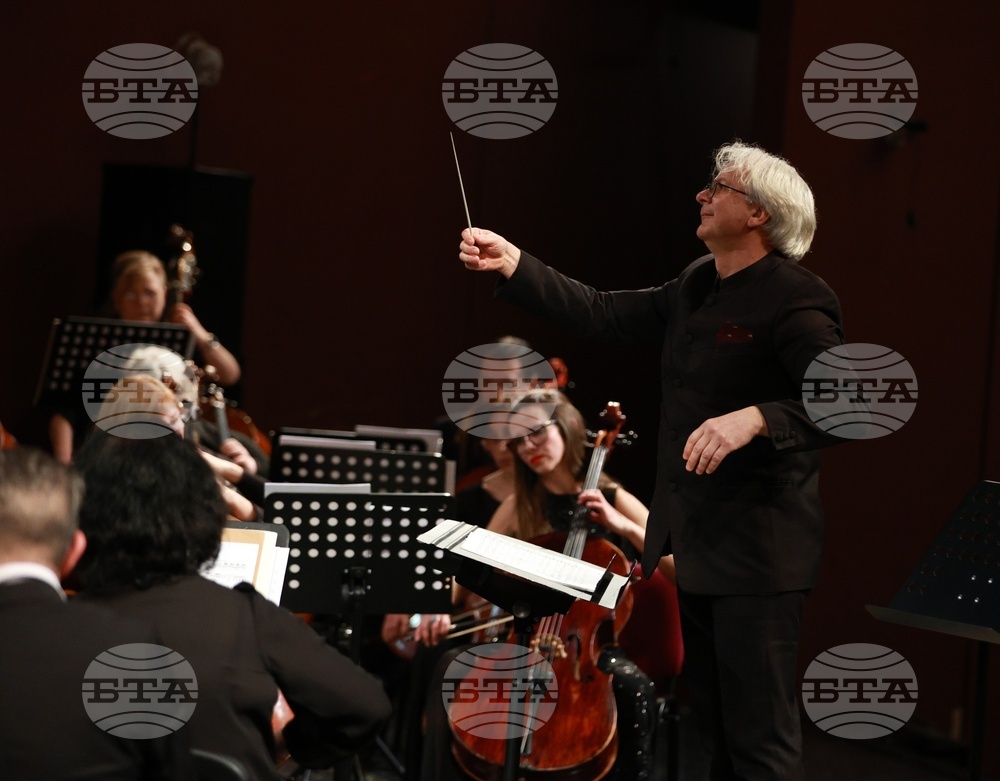 Русе - Международен фестивал "Мартенски музикални дни" - диригент Павел Балев