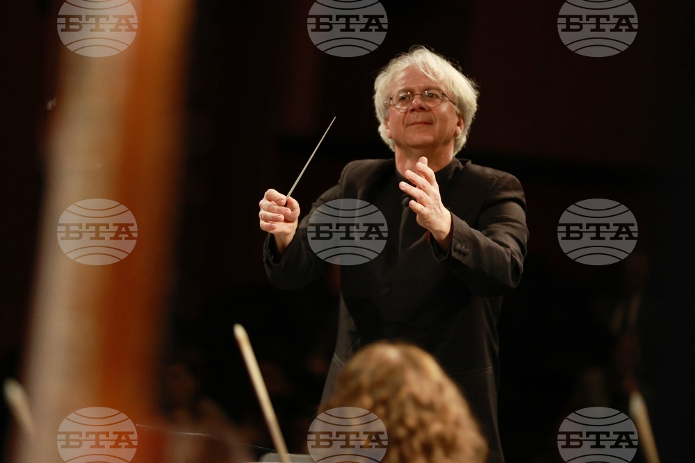 Русе - Международен фестивал "Мартенски музикални дни" - диригент Павел Балев