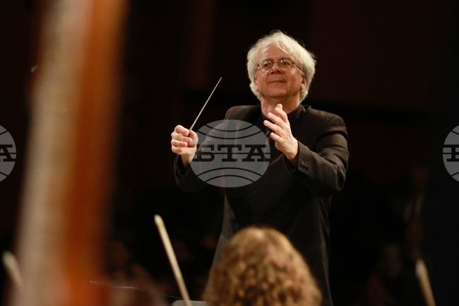 Русе - Международен фестивал "Мартенски музикални дни" - диригент Павел Балев