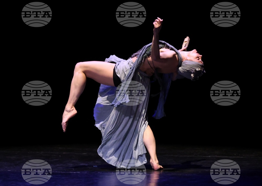 Национален музикален театър - балет „Арабеск“: „Crossroads/Кръстопътища“ - премиера