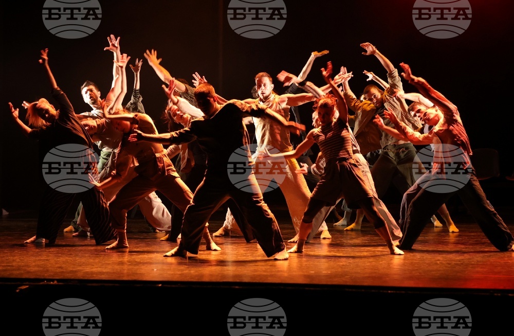 Национален музикален театър - балет „Арабеск“ - „Don't worry baby“/„Не се тревожи скъпа“ - премиера