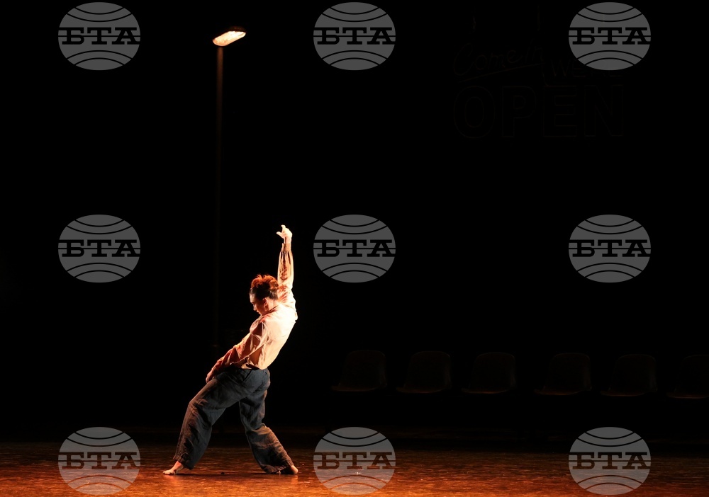 Национален музикален театър - балет „Арабеск“ - „Don't worry baby “/„Не се тревожи скъпа“ - премиера