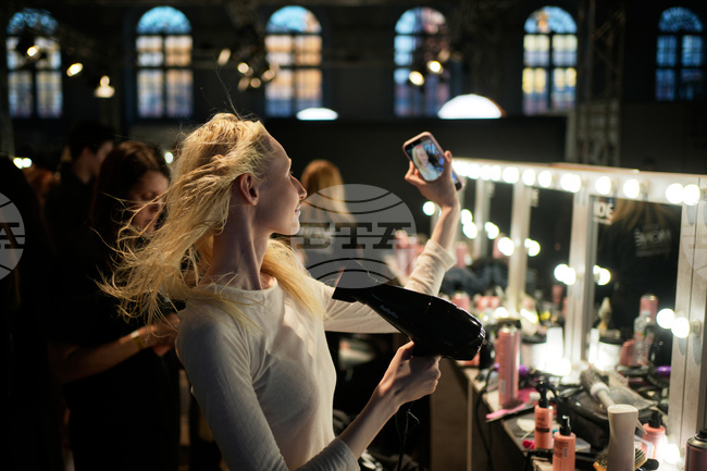 Германският концерн „Хенкел“ придобива американския производител на продукти за коса „Олаплекс“ за 1,4 млрд. долара