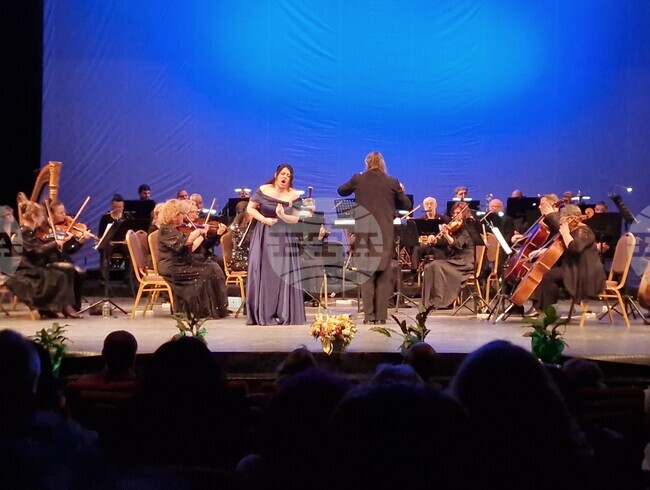 Димитрина Кечеджиева е победителят в първото издание на Форума за оперно изкуство „Красимира Стоянова“ във Велико Търново