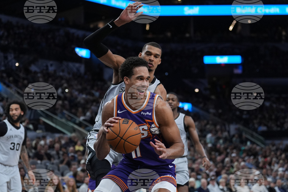 Suns Spurs Basketball