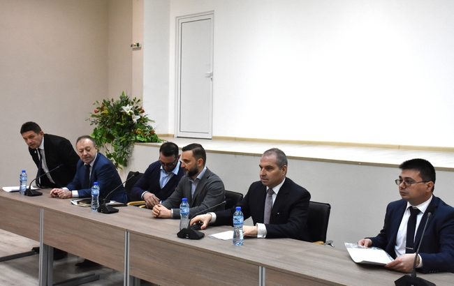 До месец и половина ще бъде възобновена работата по изграждането на пътя през с. Салаш до границата с Република Сърбия