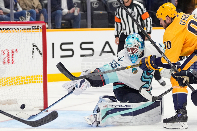 APTOPIX Kraken Predators Hockey