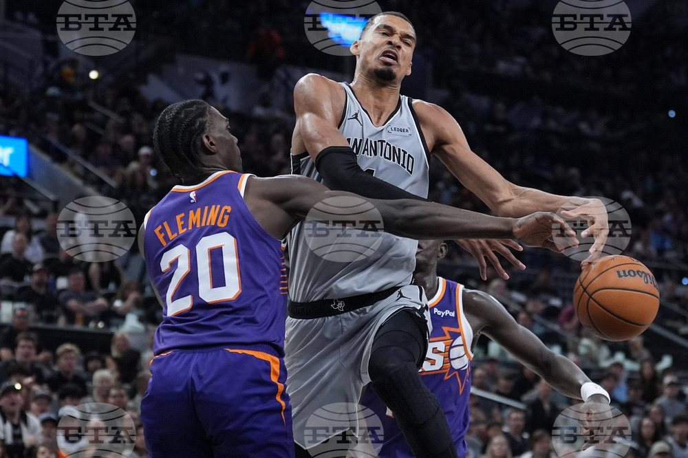 Suns Spurs Basketball