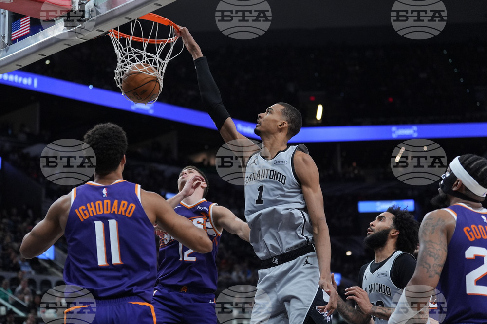 Suns Spurs Basketball