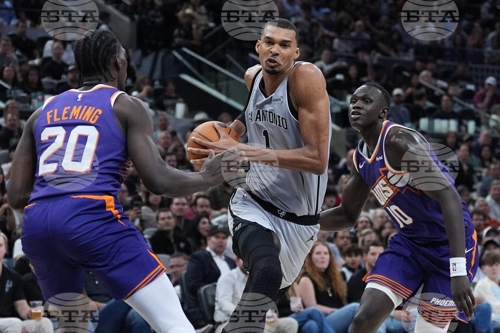 Suns Spurs Basketball