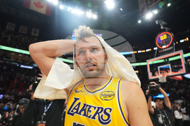 Lakers Heat Basketball