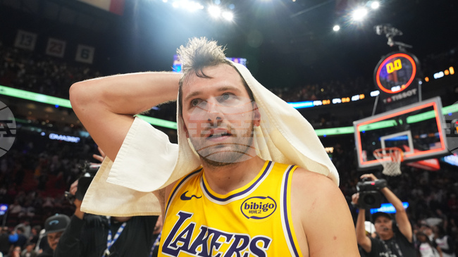 НБА санкционира Лука Дончич за 16-ото му техническо нарушение