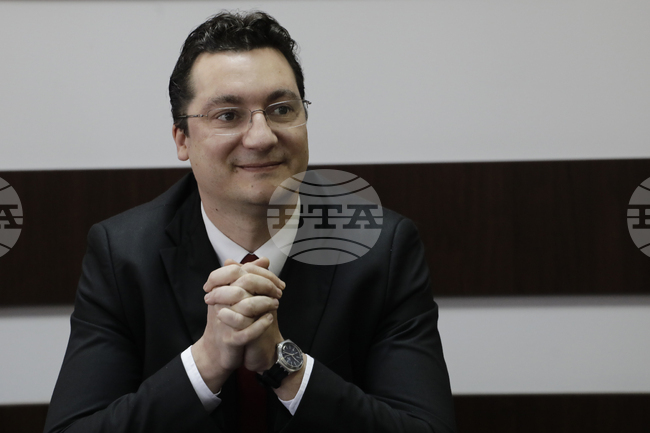 Ще се борим срещу система, доминирана от корупция, каза Крум Зарков от БСП