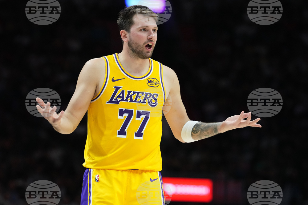 Lakers Heat Basketball