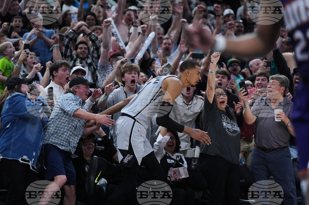 APTOPIX Suns Spurs Basketball