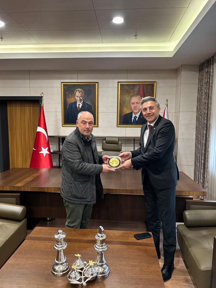 Мустафа Карадайъ в Кахраманмараш: Турция е силна, ще се възстанови от бедствието. Винаги можете да разчитате на нас