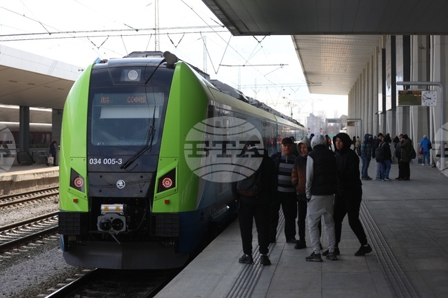 Първият нов eлектрически влак „Шкода“ беше представен на Централната гара в София, експлоатация се очаква от лятото