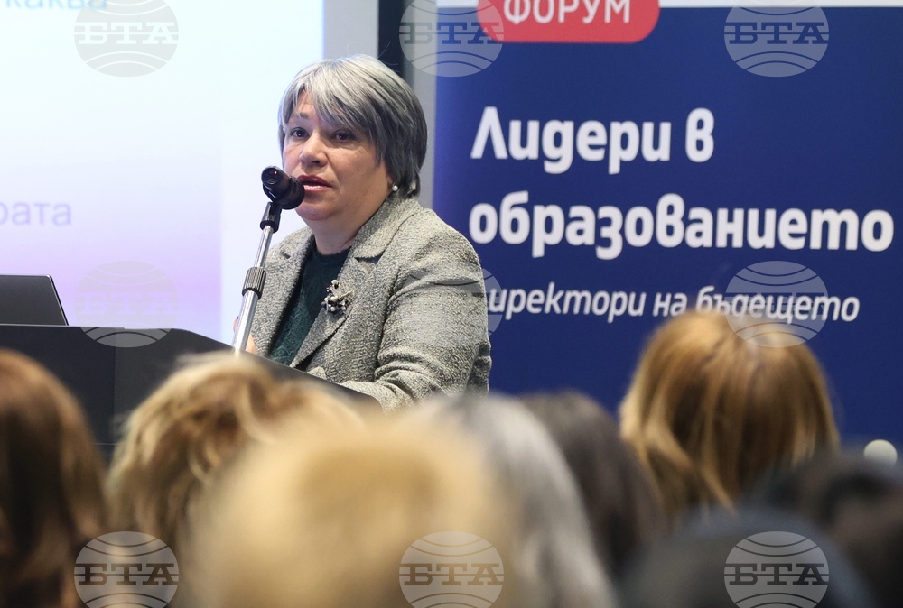 Педагогическият лидер трябва да планира, да предвижда и да определя образователната стратегия на училището, каза д-р Анелия Андреева