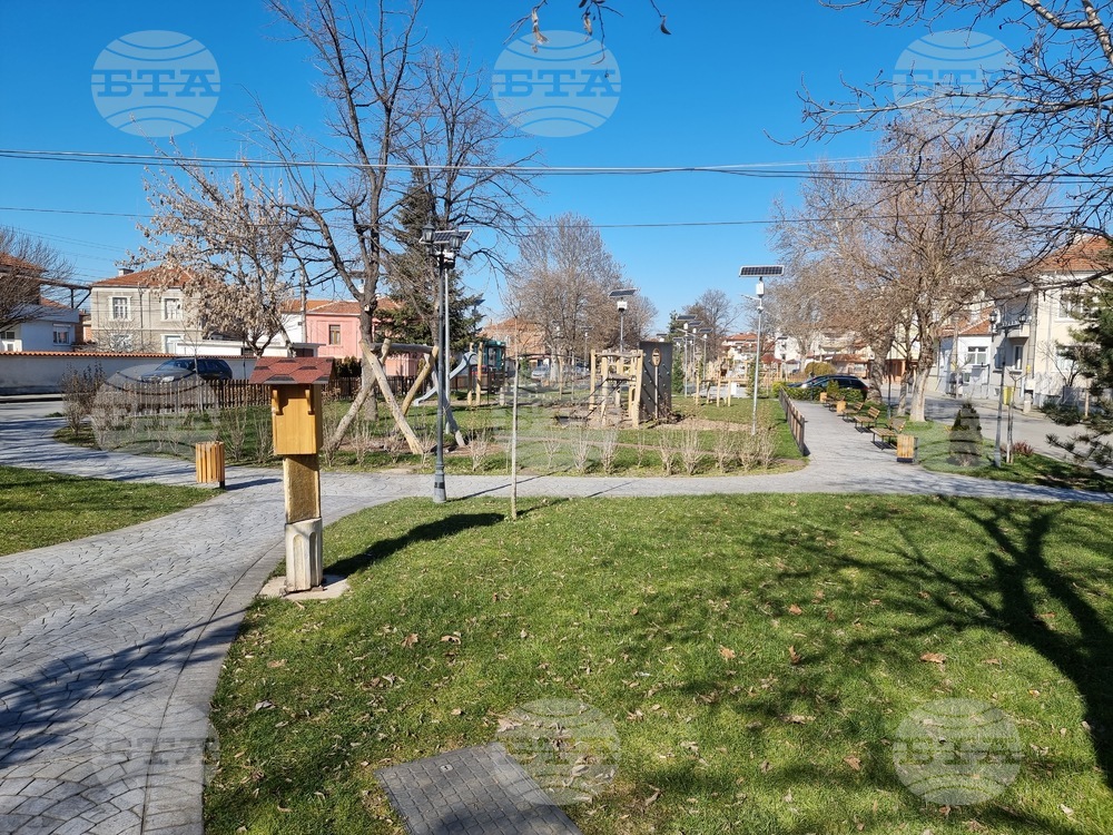 Пресъхнало речно корито стана модерен парк в Свиленград