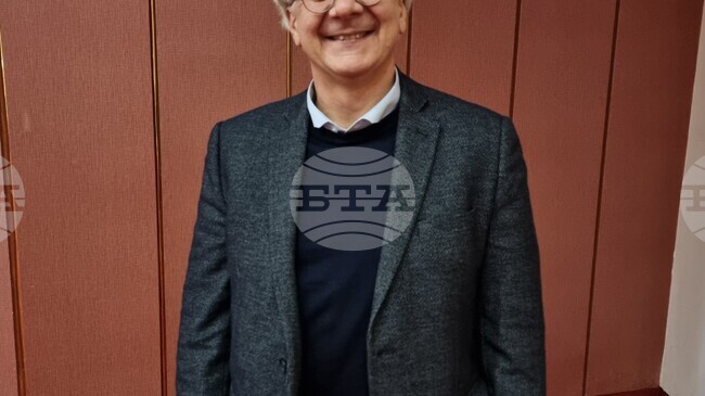 Трябва да изграждаме у младите поколения чувство за класичност и универсалност, каза за БТА маестро Павел Балев