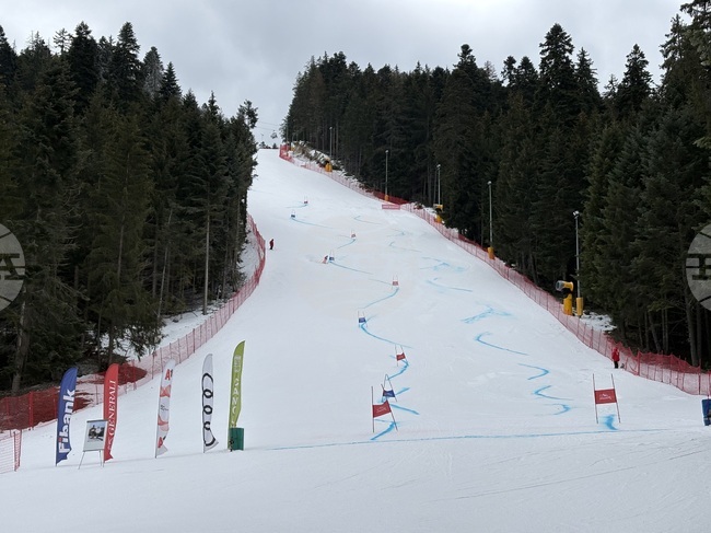 Програмата "Научи се да караш ски" продължава на Боровец