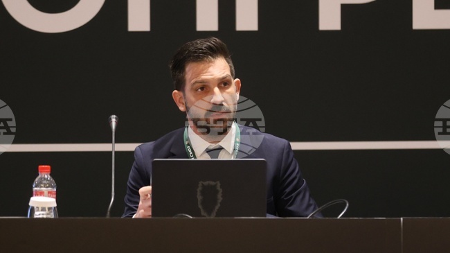 905 клуба развиват футболната игра у нас, половината имат само по един отбор; БФС представи бюджета и стратегия за следващите четири години