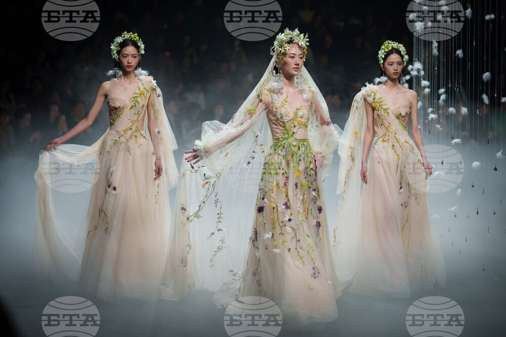 APTOPIX China Fashion Week