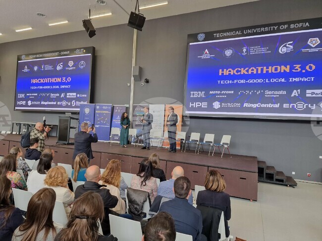 Започна третото издание на хакатона за студенти на Американската търговска камара в България в сътрудничество с четири университета 